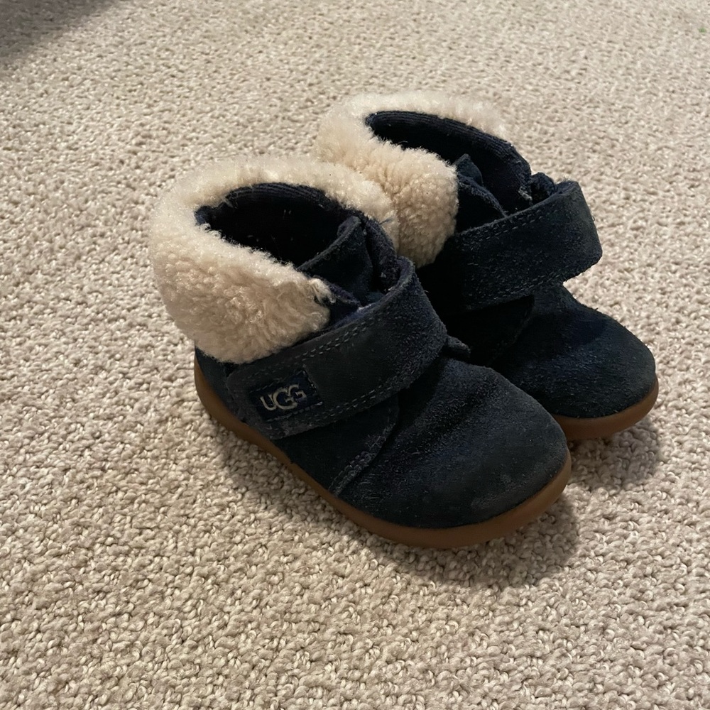 Toddler UGG boots size 6